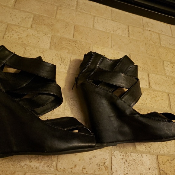 Banboo Brand sandal Wedge - Picture 7 of 8